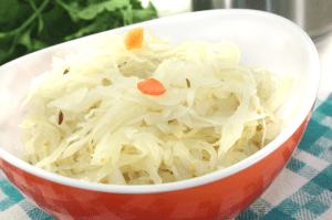 kraut in red bowl